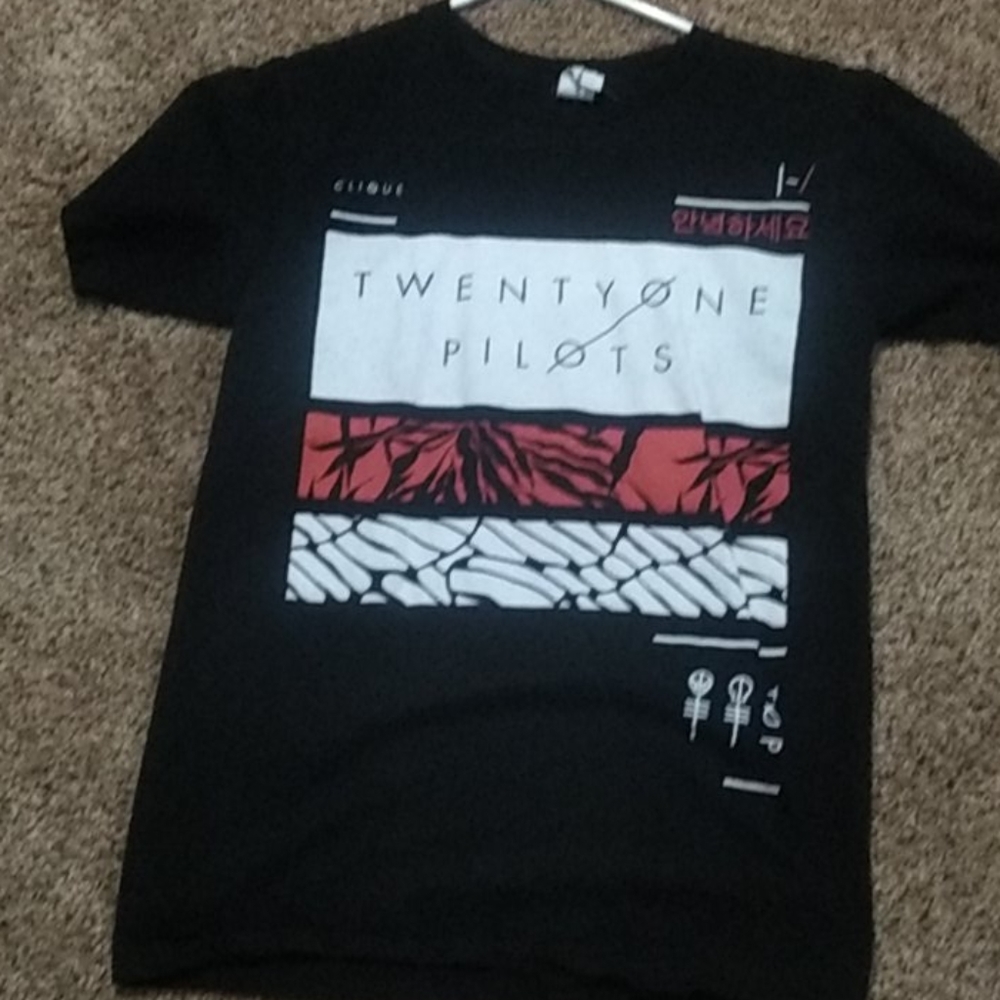 Twenty one pilots Tee